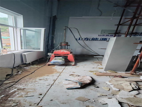 乌什地基基础下沉墙体裂缝加固注浆顶升施工